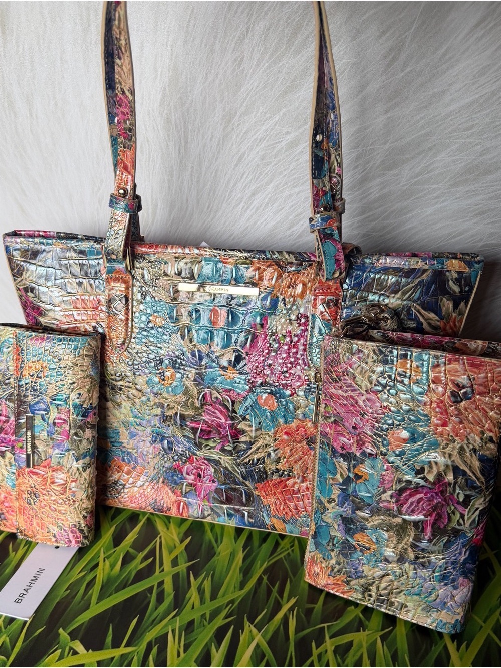 HTF 3 PIECE SET 🌼 BRAHMIN LASSO MED ASHER AND DAISY AND CORDELIA WALLET NWT FIRM - Picture 5 of 10